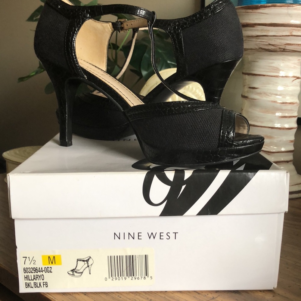 🌟Nine West Peep Toe Shoes